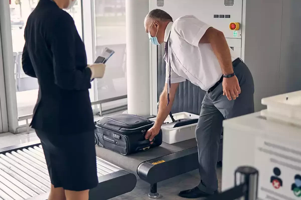 AIS Airport Security performing xray